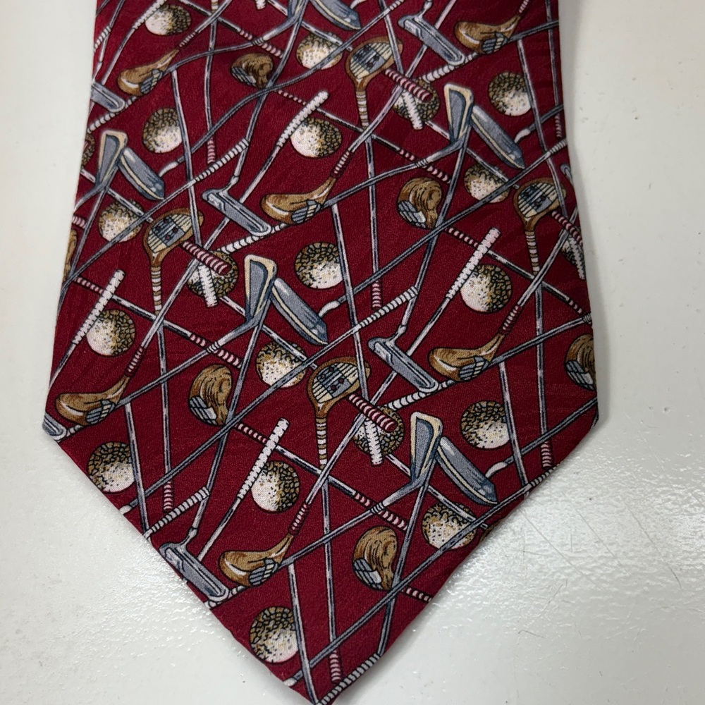 Museum Artifacts Silk Burgundy Golf Pattern Tie